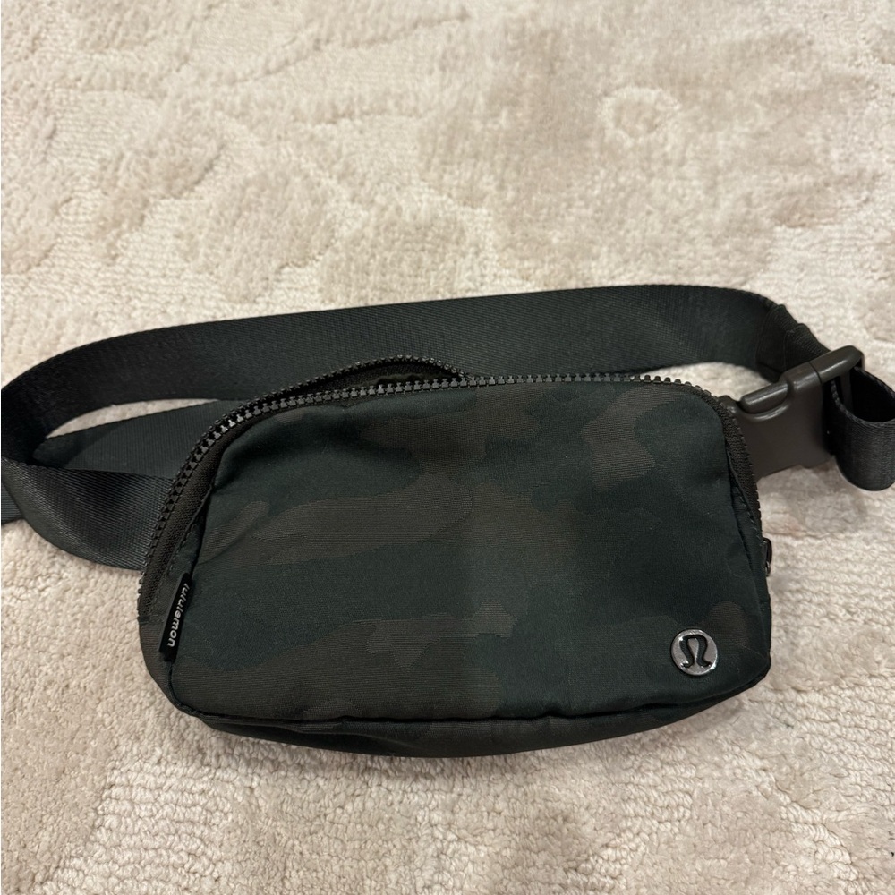 lululemon athletica Camouflage Belt Bag